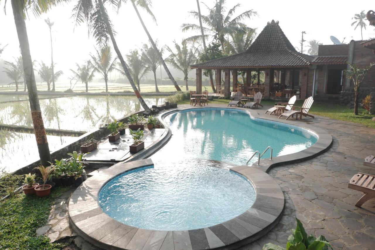 Hôtel Gopalan Borobudur à Magelang Extérieur photo