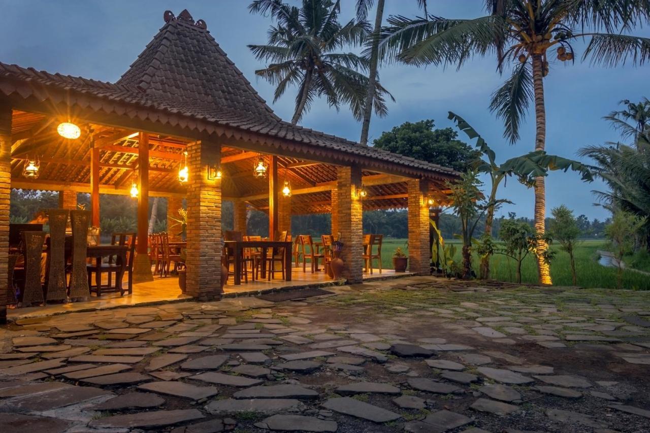 Hôtel Gopalan Borobudur à Magelang Extérieur photo