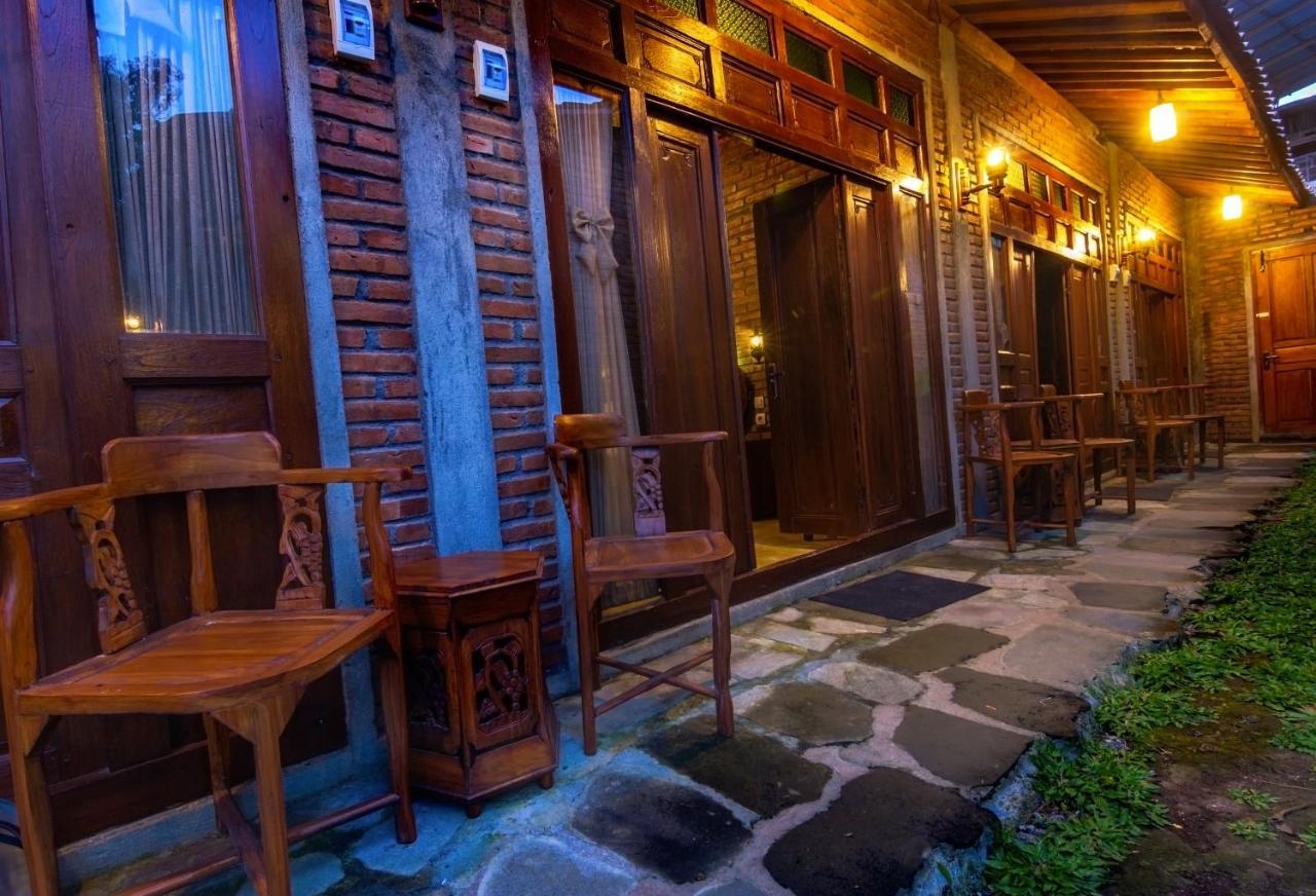 Hôtel Gopalan Borobudur à Magelang Extérieur photo